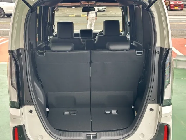 N-BOX(ホンダ)N-BOXカスタムターボ届出済未使用車 10