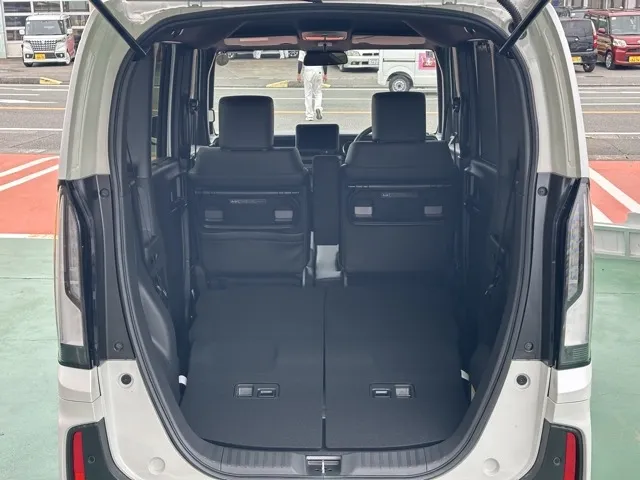 N-BOX(ホンダ)N-BOXカスタムターボ届出済未使用車 11