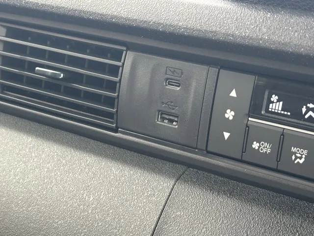 N-BOX(ホンダ)N-BOXカスタムターボ届出済未使用車 23
