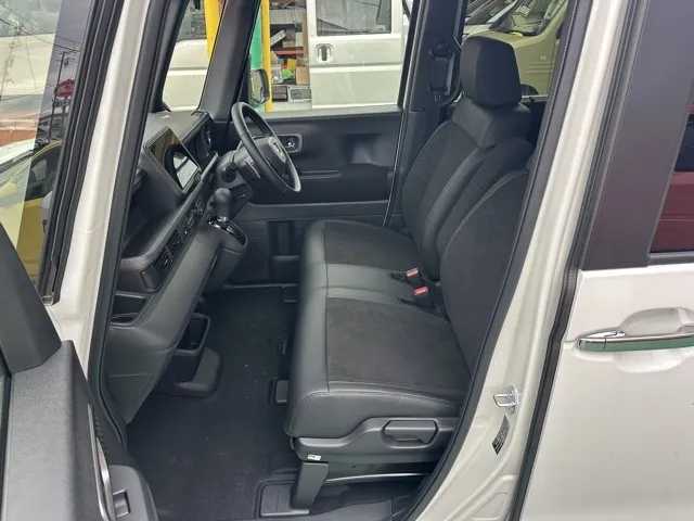 N-BOX(ホンダ)N-BOXカスタムターボ届出済未使用車 3