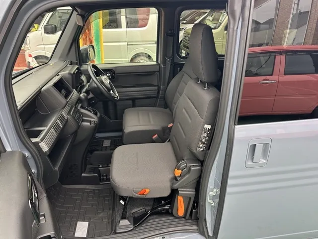 N-VAN(ホンダ)プラススタイルFUN AT中古車 3
