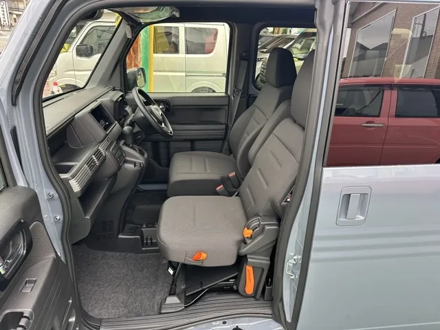 N-VAN(ホンダ)FUNターボ届出済未使用車 3