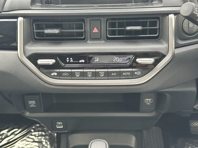 WR-V(ホンダ)X登録済未使用車 16