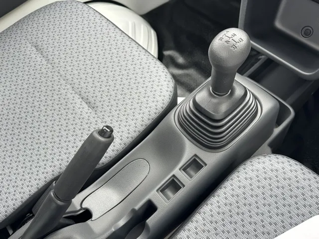 ミニキャブトラック(三菱)M 4WD 5MT届出済未使用車 15