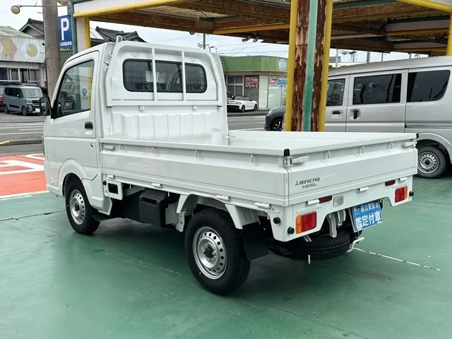 ミニキャブトラック(三菱)M 4WD 5MT届出済未使用車 2