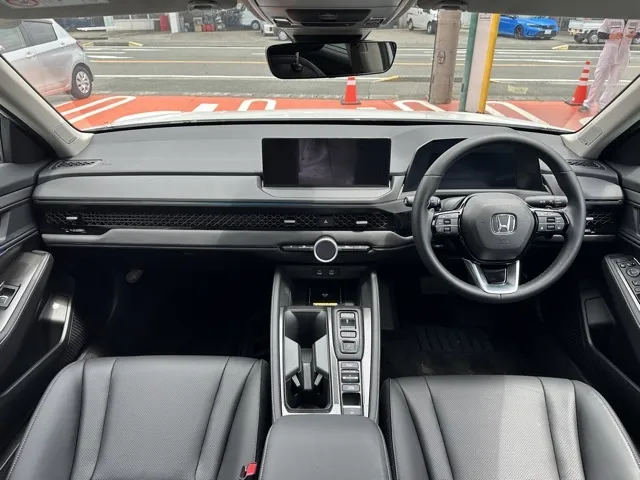 アコード(ホンダ)e：HEV中古車 6