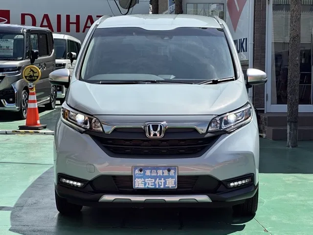 フリード(ホンダ)ハイブリッド クロスター 4WD登録済未使用車 23