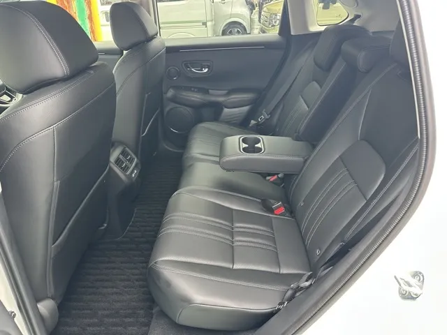 ZR-V(ホンダ)e：HEV Z ４ＷＤ 中古車 4