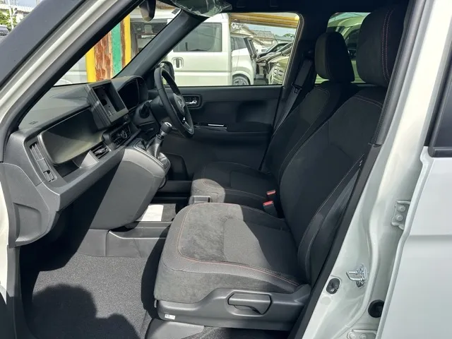 N-ONE(ホンダ)ＲＳ ６ＭＴ届出済未使用車 3