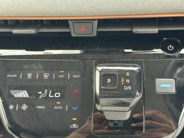 サクラ(ニッサン)X中古車 12
