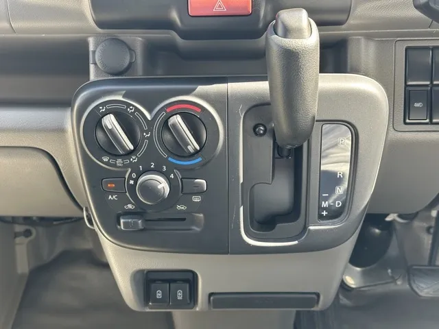 エブリイ(スズキ)NV１００クリッパーDX 4WD 5AGSレンタＵＰ 16