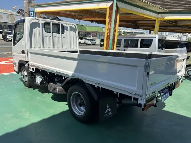 キャンター(三菱)全低床 平ボディ ２ｔ登録済未使用車 2