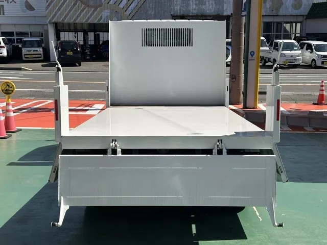 キャンター(三菱)全低床キョウカダンプ ３ｔ登録済未使用車 16