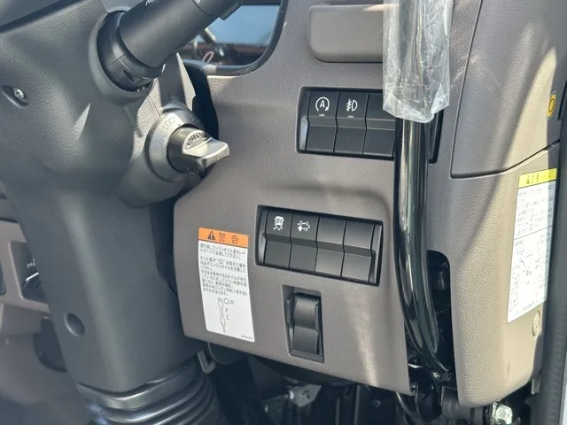 キャンター(三菱)全低床キョウカダンプ ３ｔ登録済未使用車 18