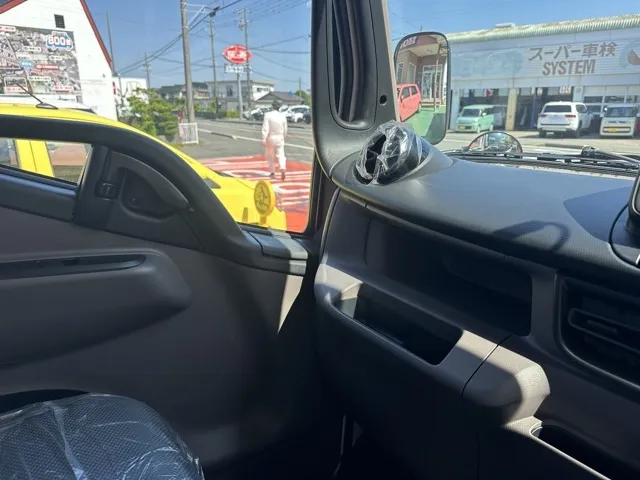キャンター(三菱)全低床キョウカダンプ ３ｔ登録済未使用車 23