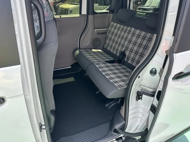 N-BOX(ホンダ)JOY 4WD届出済未使用車 4