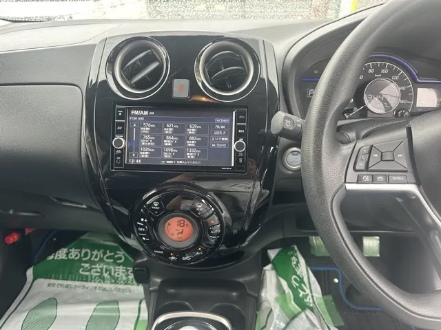ノート(ニッサン)eパワーX Ｖセレクション中古車 15