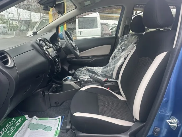 ノート(ニッサン)eパワーX Ｖセレクション中古車 3
