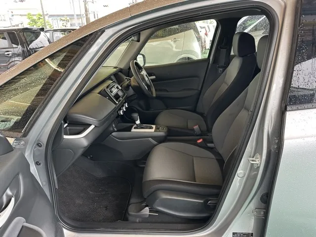 フィット(ホンダ)e：HEV ベーシック中古車 3