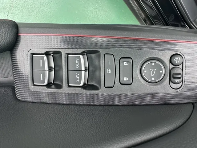 シビック(ホンダ)RS 6MT登録済未使用車 13