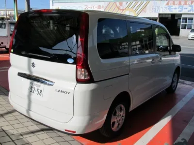 セレナ(ニッサン)20Gディラー使用車 2