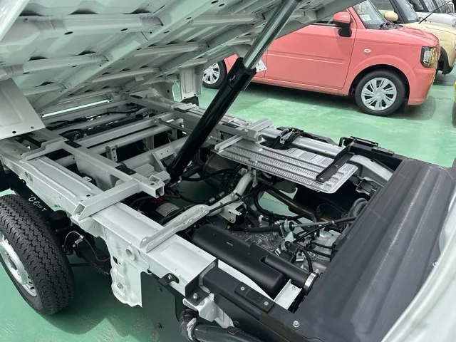 キャリートラック(スズキ)金太郎ダンプ キャビン一体アングルポスト 4WD 4AT届出済未使用車 21