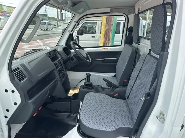 キャリートラック(スズキ)金太郎ダンプ キャビン一体アングルポスト 4WD 4AT届出済未使用車 2