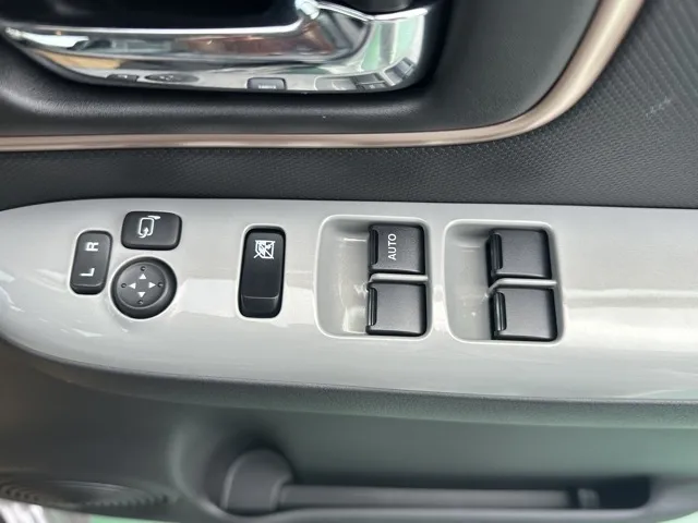 ワゴンRスマイル(スズキ)ハイブリッドX届出済未使用車 12