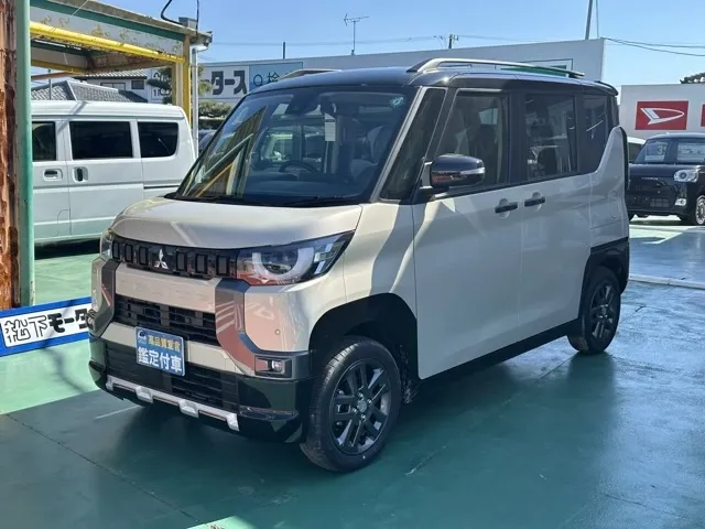 デリカミニ(三菱)Gプレミアム ４WD届出済未使用車 1
