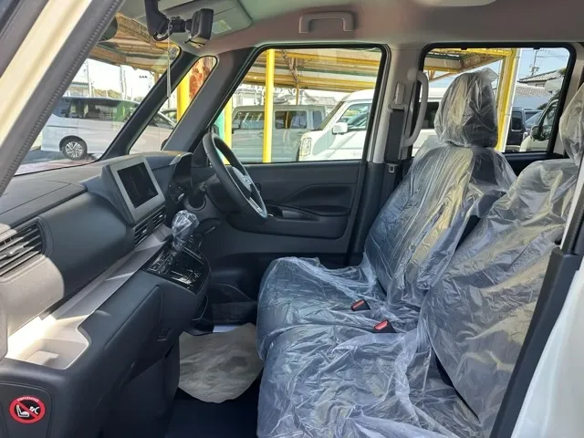 デリカミニ(三菱)Gプレミアム ４WD届出済未使用車 3