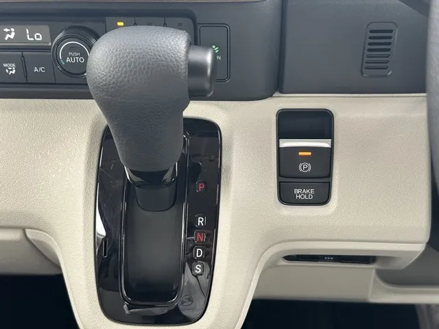 N-BOX(ホンダ)N-BOX ファッションスタイル コンフォートＰ中古車 15