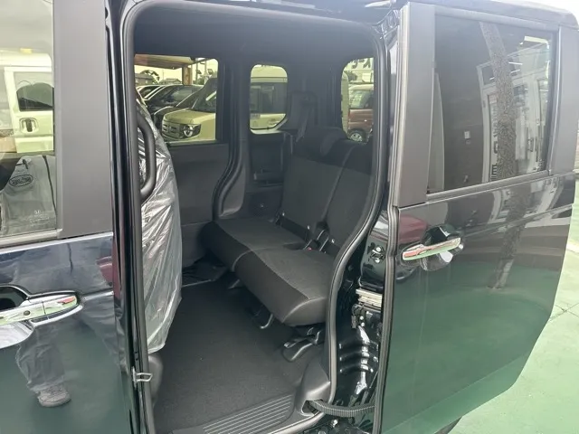 N-BOX(ホンダ)N-BOXカスタム届出済未使用車 4