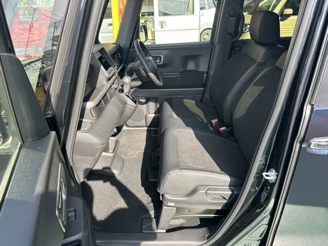 N-BOX(ホンダ)N-BOXカスタムターボ届出済未使用車 3