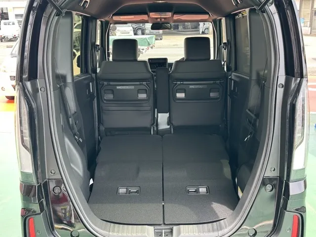 N-BOX(ホンダ)N-BOXカスタムターボ届出済未使用車 11