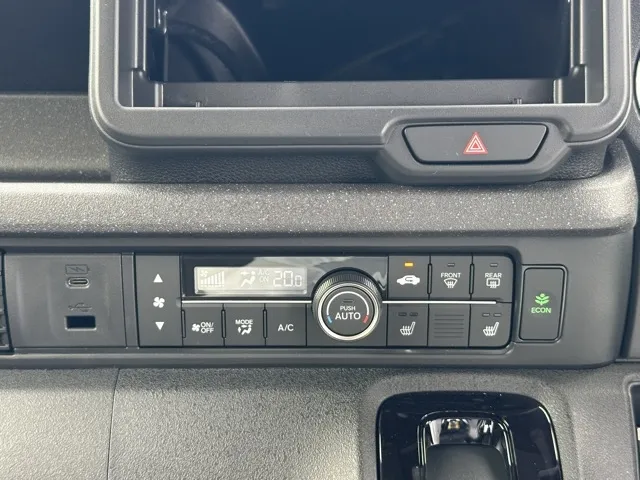 N-BOX(ホンダ)N-BOXカスタムターボ届出済未使用車 17