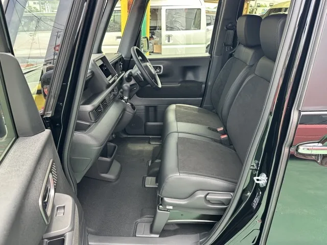 N-BOX(ホンダ)N-BOXカスタムターボ届出済未使用車 3