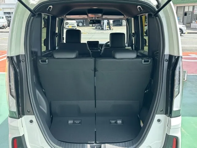 N-BOX(ホンダ)N-BOXカスタムターボ届出済未使用車 10