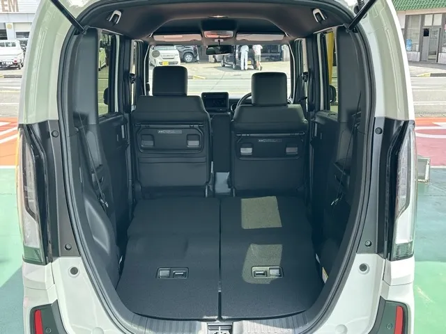 N-BOX(ホンダ)N-BOXカスタムターボ届出済未使用車 11