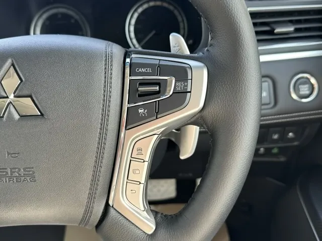 デリカD:5(三菱)シャモニー ナビ取付PKGアラビュー登録済未使用車 17