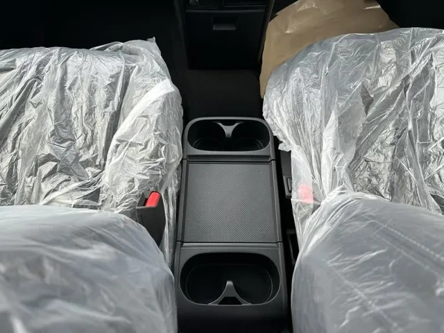 デリカD:5(三菱)シャモニー ナビ取付PKGアラビュー登録済未使用車 18