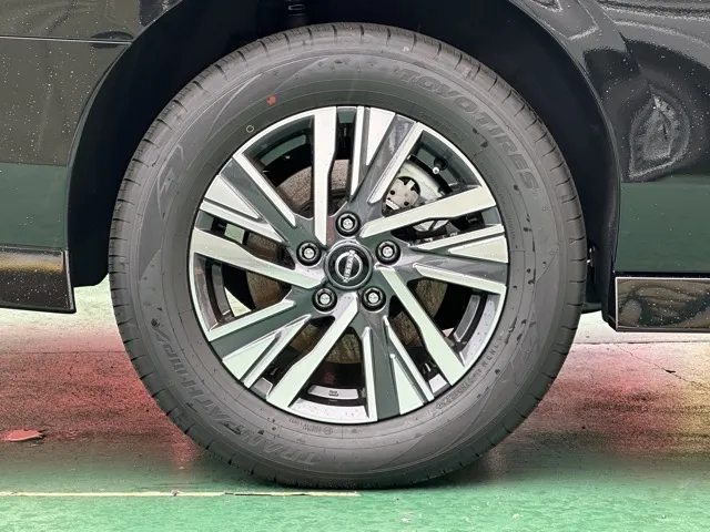 セレナ(ニッサン)ハイウェイスターV アラウンドビューモニター 12.3ナビ登録済未使用車 13