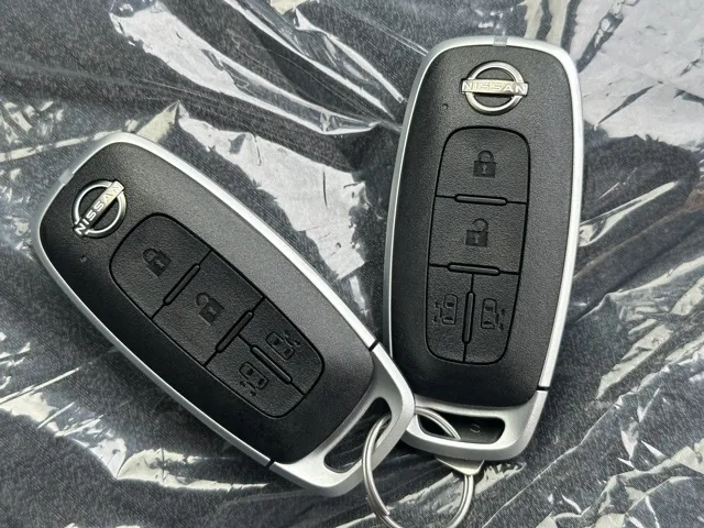 セレナ(ニッサン)ハイウェイスターV アラウンドビューモニター 12.3ナビ登録済未使用車 28