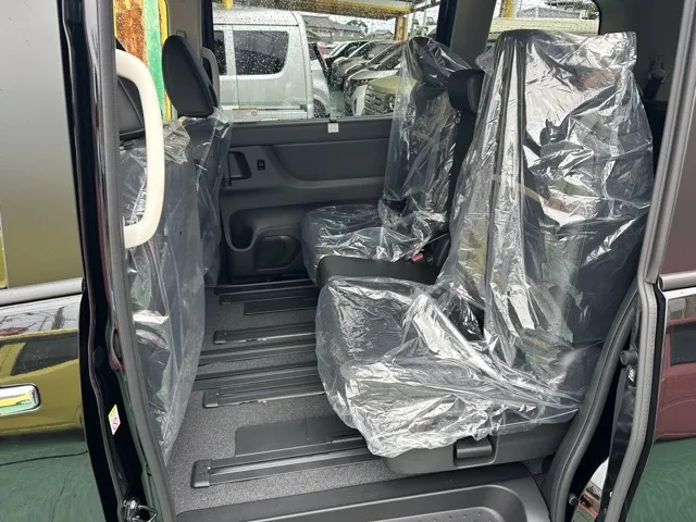 セレナ(ニッサン)ハイウェイスターV アラウンドビューモニター 12.3ナビ登録済未使用車 4