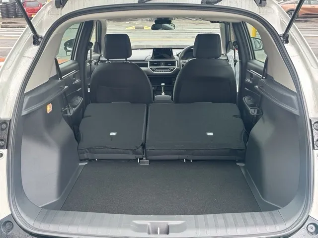 WR-V(ホンダ)X登録済未使用車 11