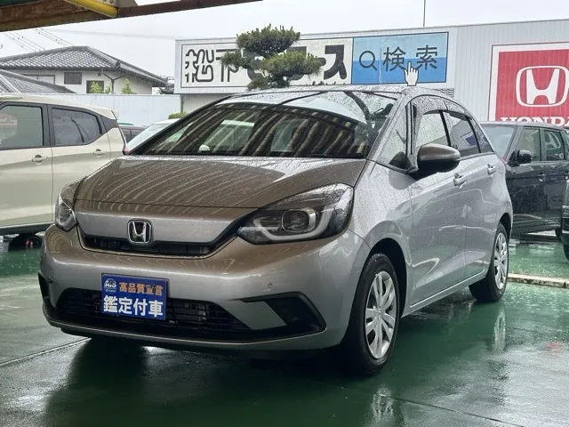フィット(ホンダ)e：HEV ホーム中古車 1