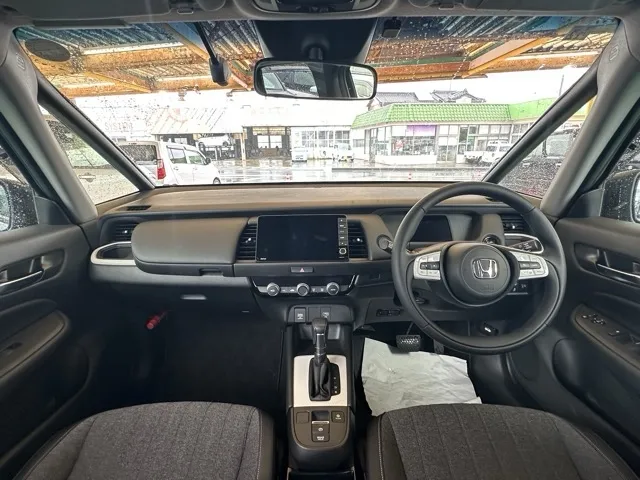 フィット(ホンダ)e：HEV ホーム中古車 5