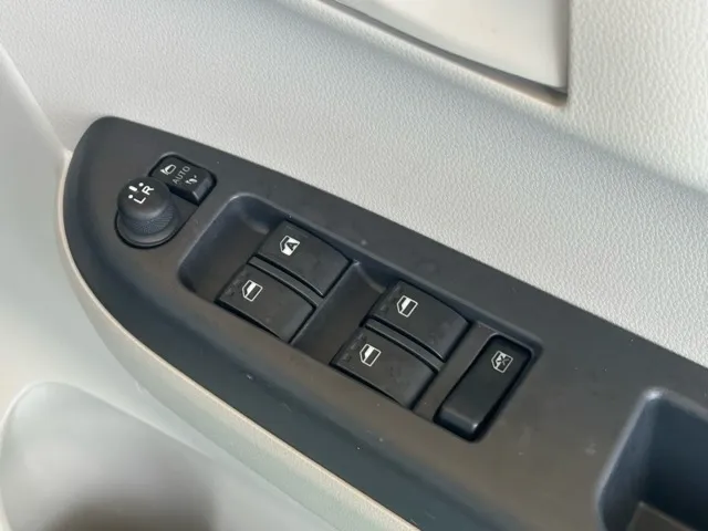パッソ(トヨタ)X中古車 11