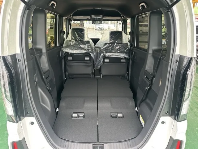 N-BOX(ホンダ)N-BOXカスタムターボ届出済未使用車 9