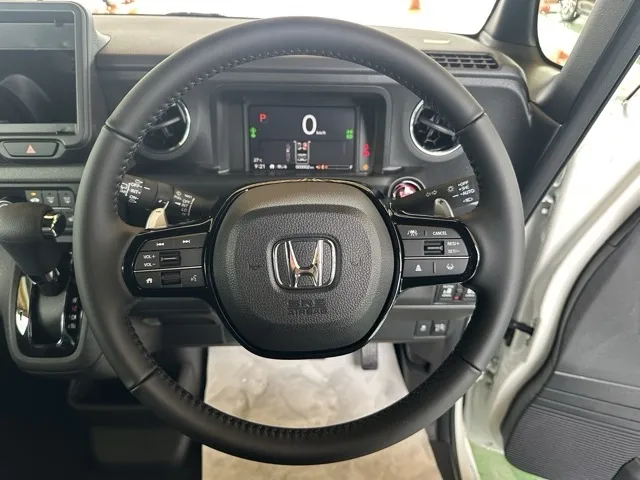 N-BOX(ホンダ)N-BOXカスタムターボ届出済未使用車 13