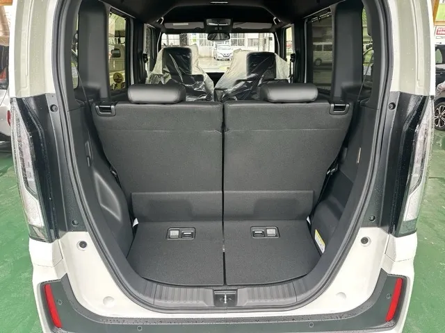 N-BOX(ホンダ)N-BOXカスタムターボ届出済未使用車 8